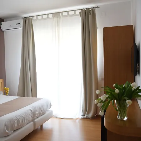 The Night 4* סורנטו